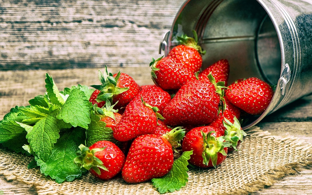 strawberries-1920x1200_result.jpg